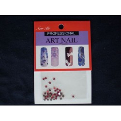 Strasuri rosii in forma de steluta